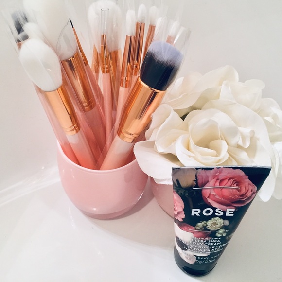 NWT Makeup Brush Set (15 piece with bag) - Picture 5 of 8